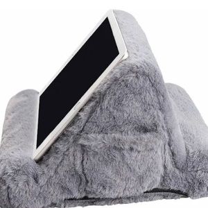 SUMMER AND ROSE FAUX FUR BOOK AND TABLET PILLOW